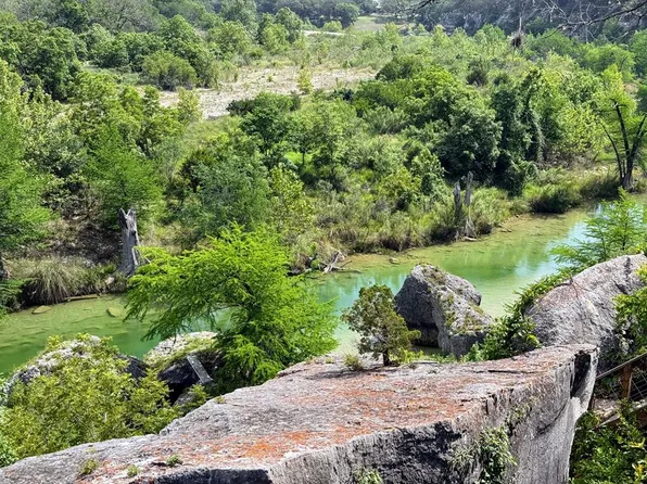 201 Cypress Point, Pipe Creek, TX 78063