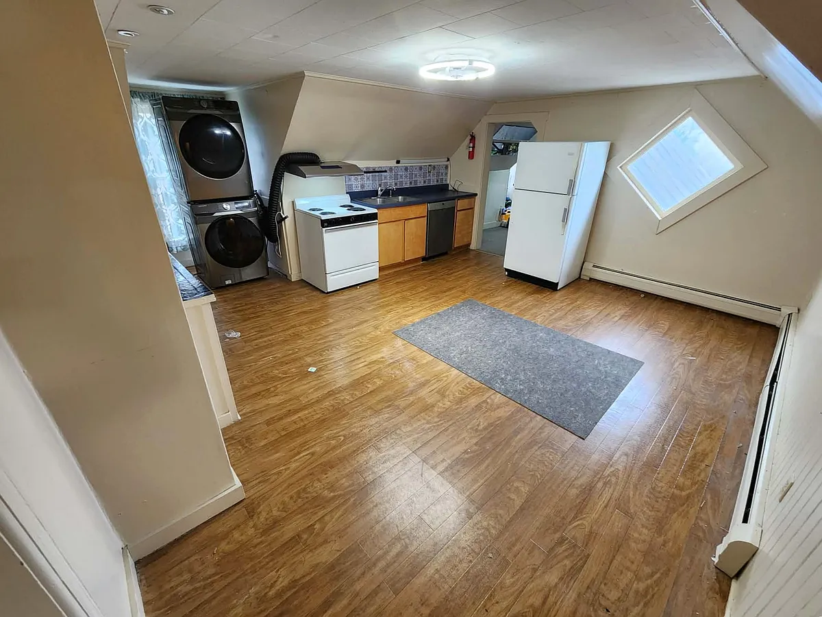 Building Photo - 86 Raymond St #3