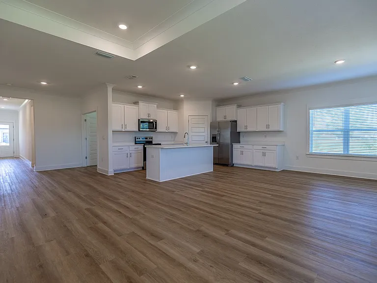 501 Huller Ave — Photo 3