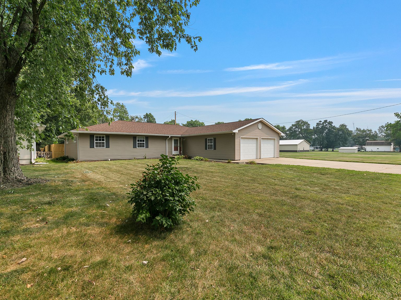 825 S Broadway St, Pendleton, IN 46064 MLS 21932687 Zillow