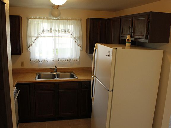 3rd image of 2791 Phyllis Cir N