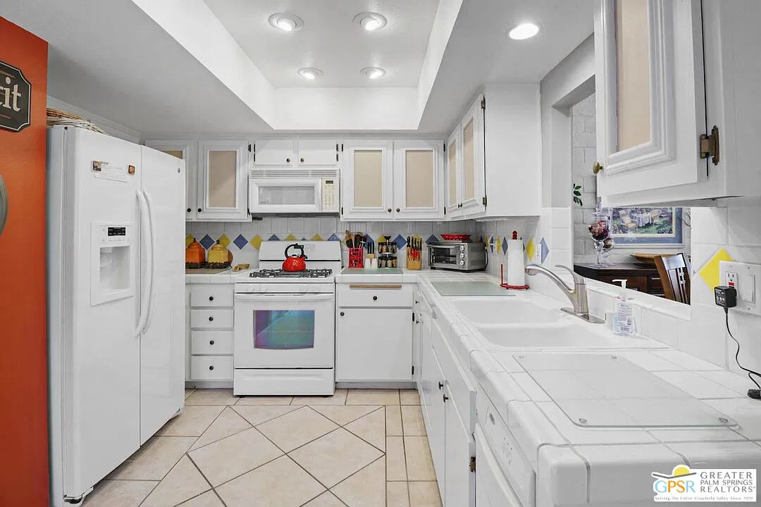 2 bed, 2.0 bath, 1406 sqft, $4,200 — Photo 4