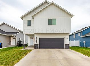 7383 24th St S, Fargo, ND