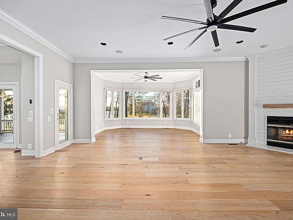 5th image of 10822 Perrin Cir