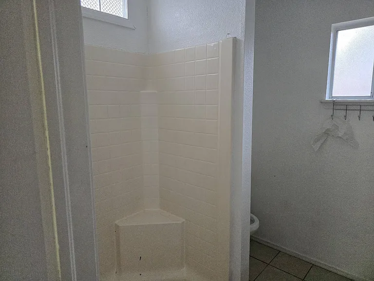 12105 Castle View Way — Photo 17