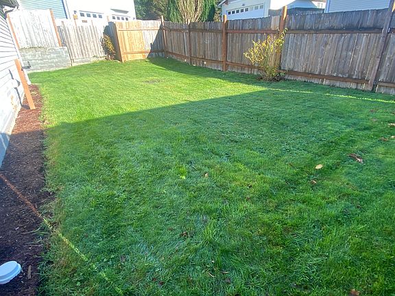 4th image of 818 Park Cottage Pl
