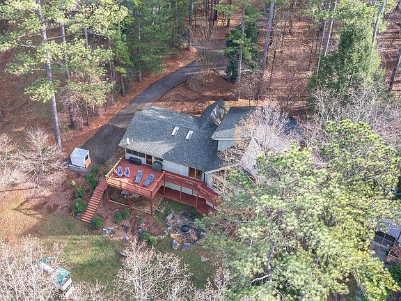 3rd image of 605 Lake Vista Dr