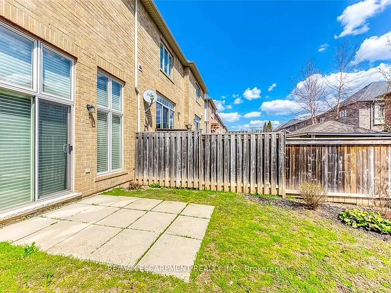 2340 Whistling Springs Cres — Photo 37