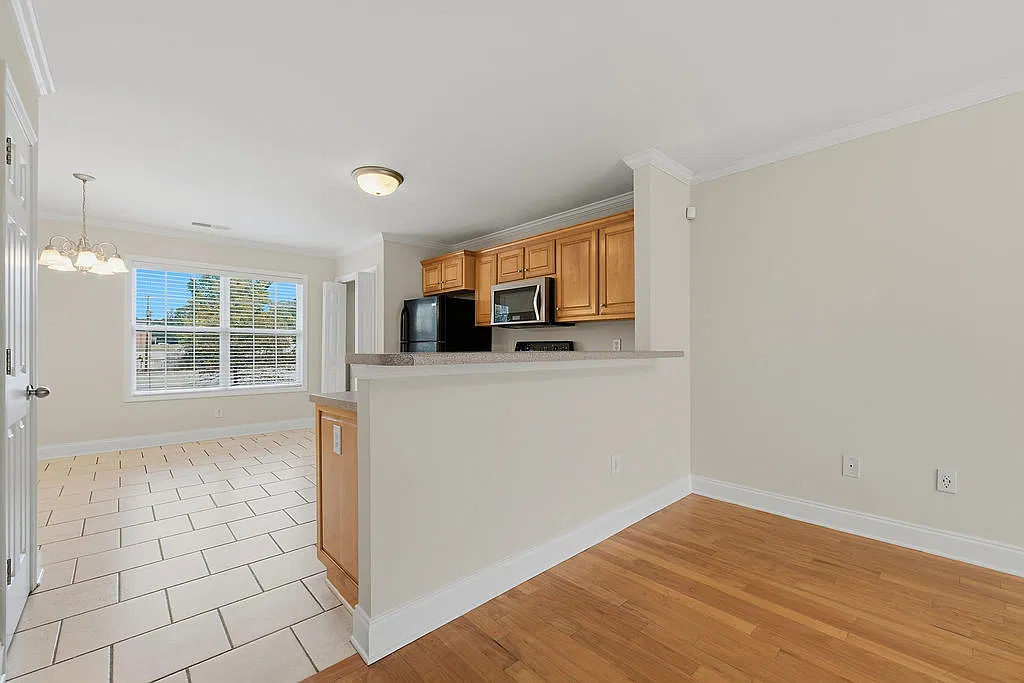 105 Whitehead Rd — Photo 3