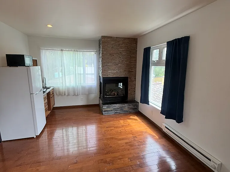 946 S Leyden St #C — Photo 1