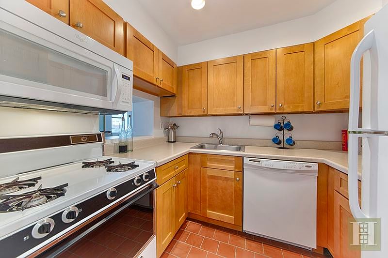 2nd image of 303-305 W 80th St #4D