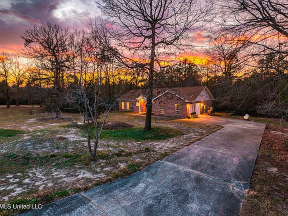 4th image of 29 Jacob Michael Dr