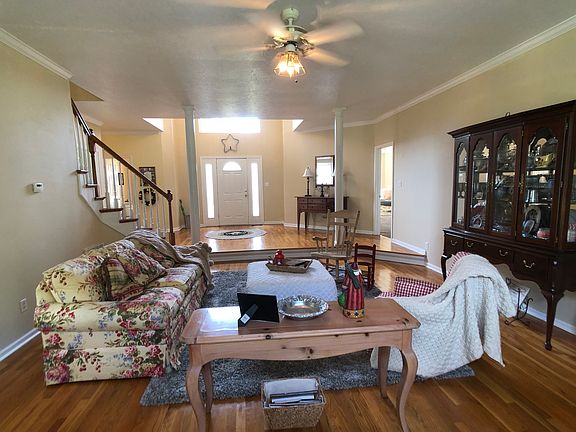 4th image of 1436 Club House Dr