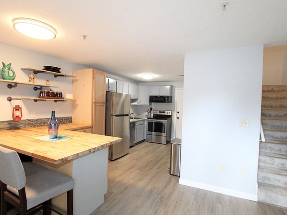 3rd image of 605 Elmwood Drive #605