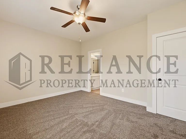 220 W May St — Photo 25