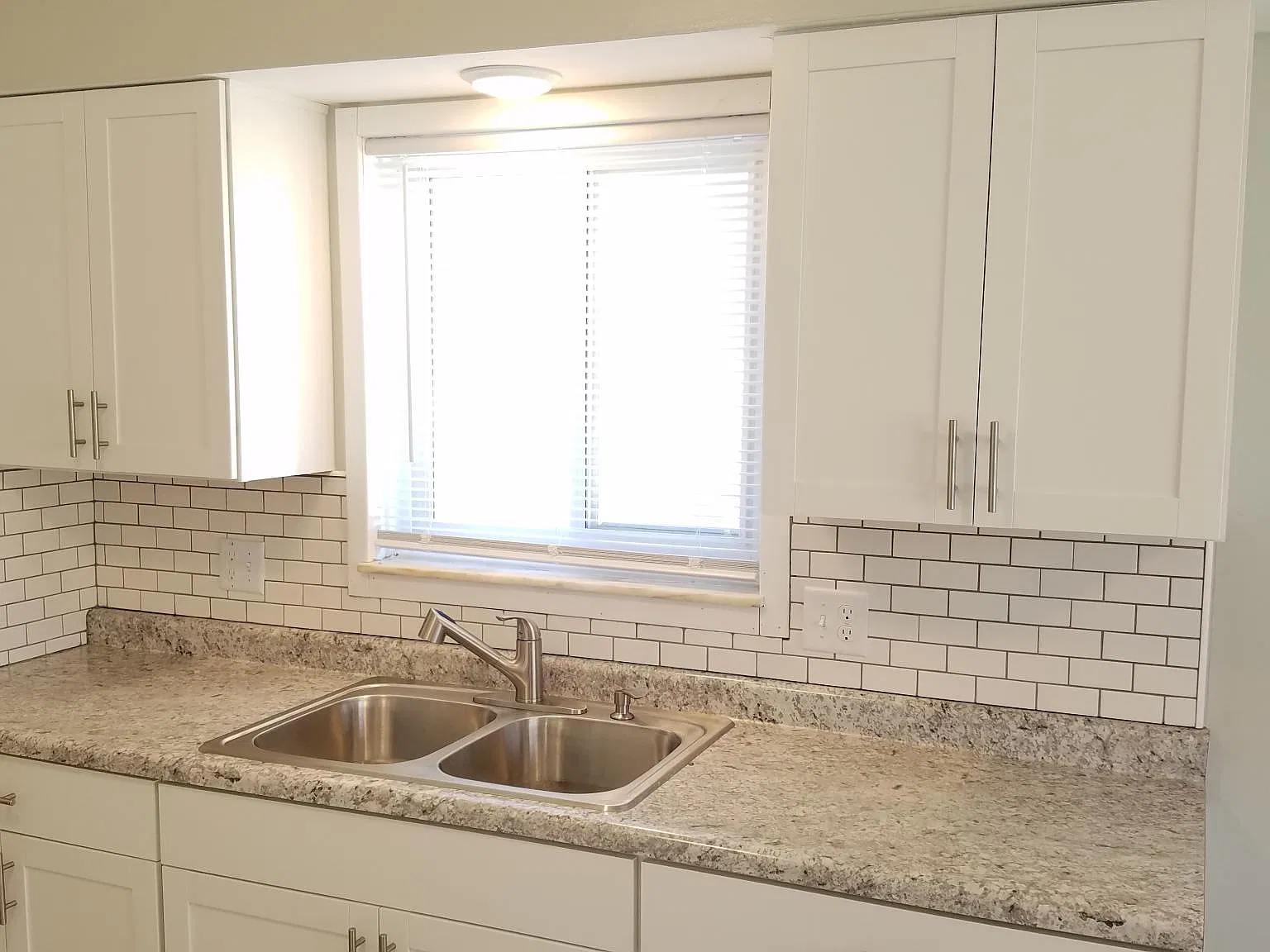 3 bed, 1.5 bath, 1056 sqft, $1,325 — Photo 3