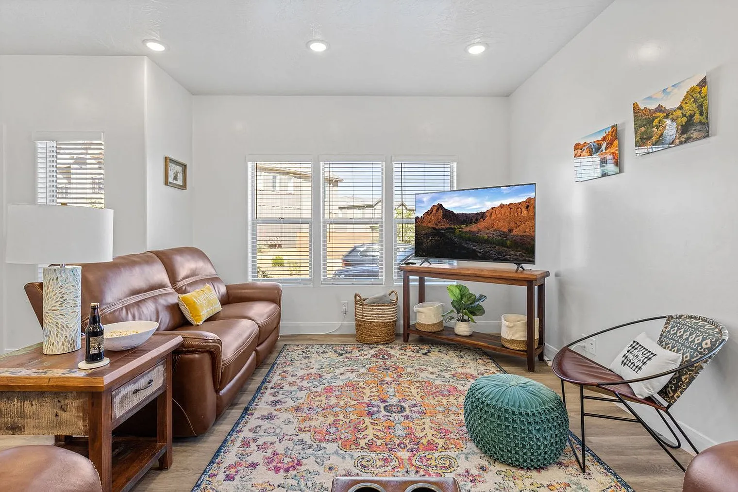 3 bed, 2.0 bath, 1646 sqft, $2,822 — Photo 1