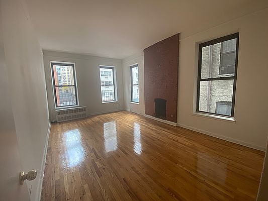 1st image of 1240 Lexington Ave APT 31