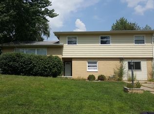 1218 Thomas Dr, Champaign, IL 61821