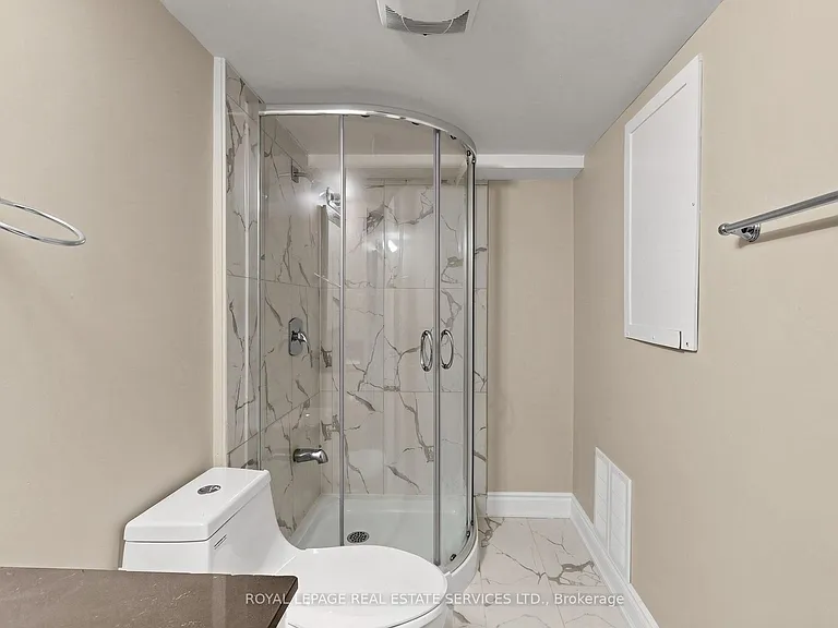 5837 Rainberry Dr — Photo 37