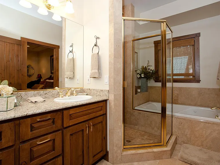 360 E Agatam Ave — Photo 12