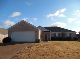 16 Hulsey Cv, Jackson, TN 38305