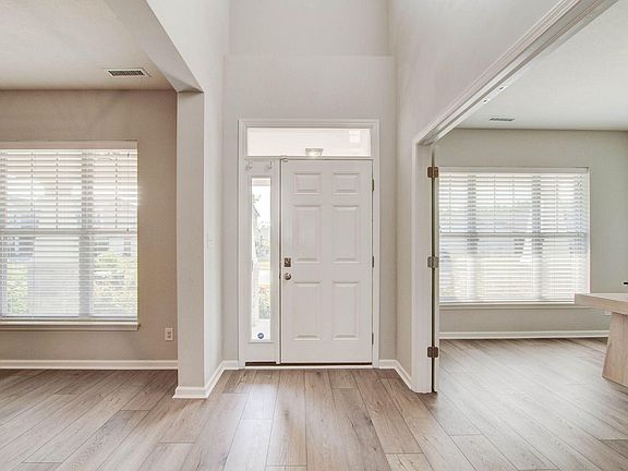 3rd image of 6366 Sugar Maple Dr