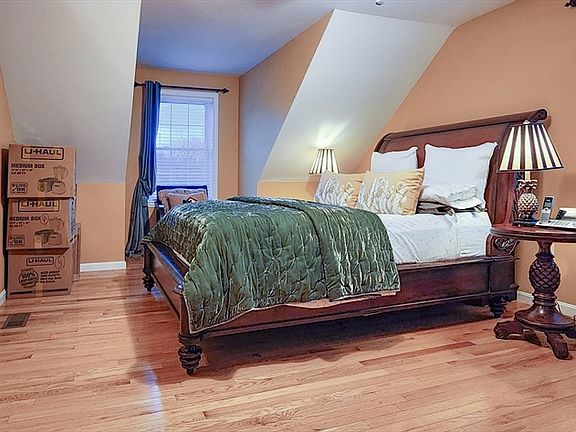 5th image of 123 Boardman St Unit 123