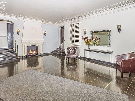 2nd image of 141 Woodmere Blvd APT 5J