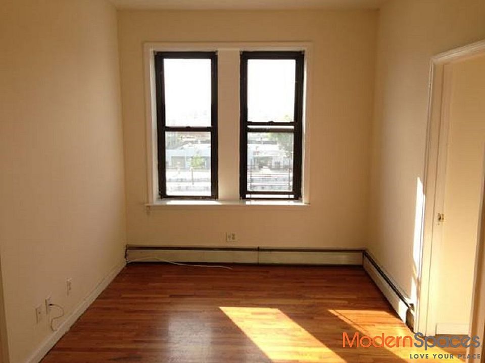 1st image of 4004 36th Ave #E4