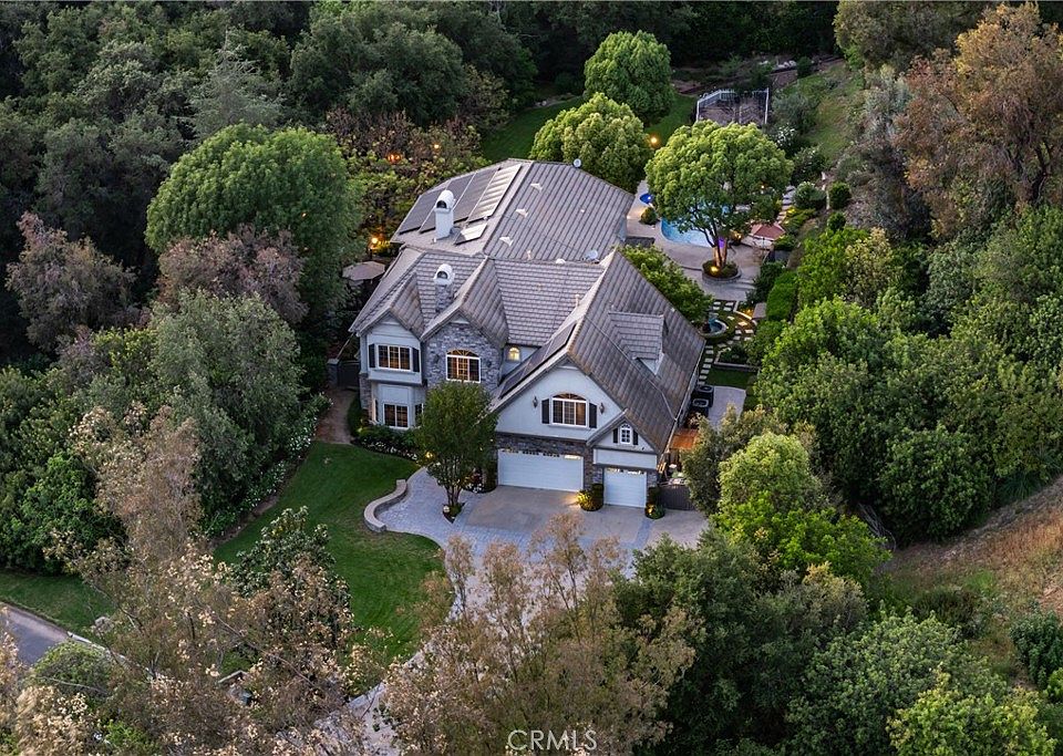 1st image of 1024 Village Dr