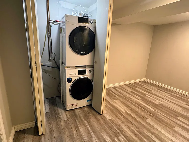 54 Hewson Cres #BASEMENT — Photo 25