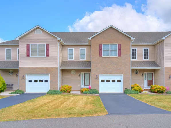 2505 Blossom Trl W, Blacksburg, VA 24060