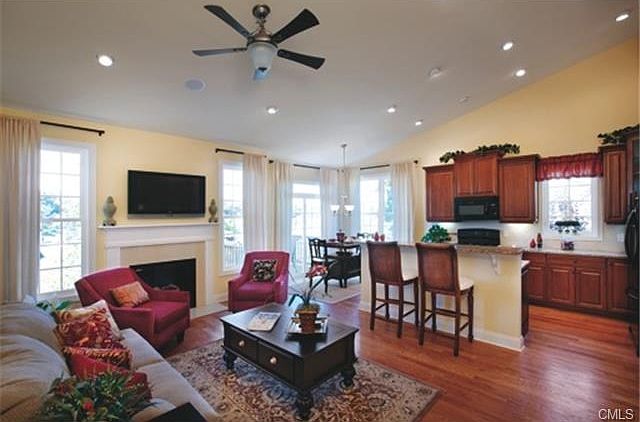 2nd image of 8 Woods Ln #8