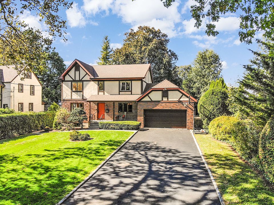 Welcome home to 11 Seymour Place