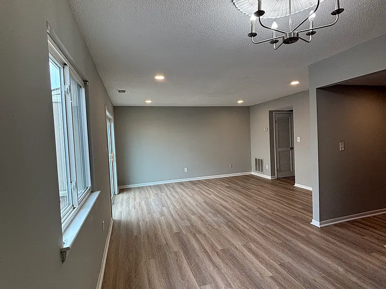 4102 Thistle Cir — Photo 9