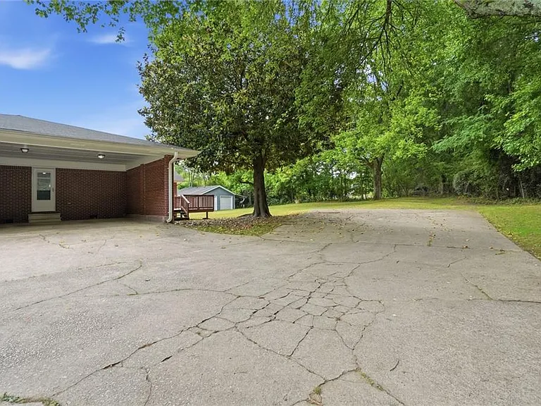 128 McNeal Rd — Photo 4
