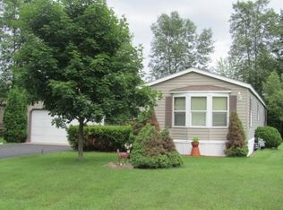 N5918 Derby Ln, Cecil, WI 54111