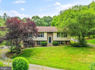 10092 Gilbert Rd, Chambersburg, PA 17202