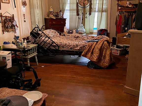 3rd image of 402 N Brooks Ave