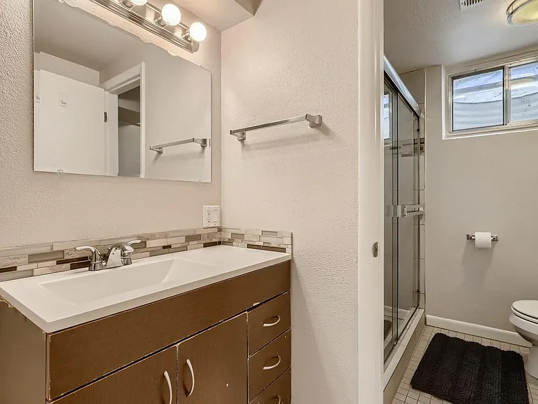 4660 E Wyoming Pl — Photo 14