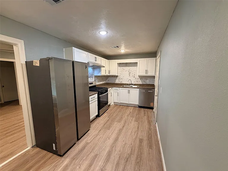 505 Sikes St — Photo 3