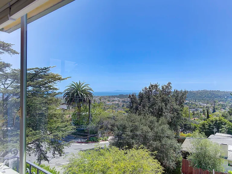 1802 Loma St — Photo 8