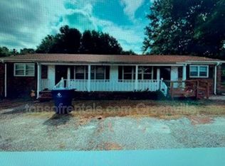 914 Cross Anchor Rd, Woodruff, SC 29388