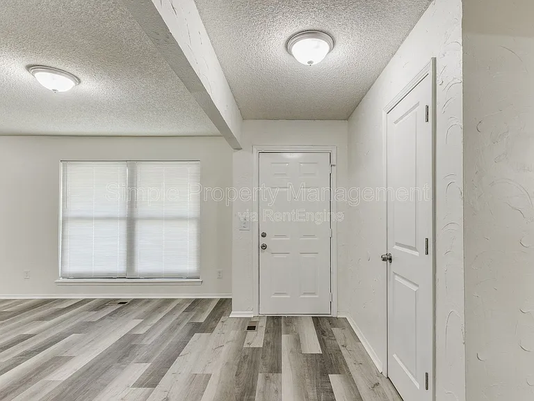 704 Pepperdine Ave — Photo 3