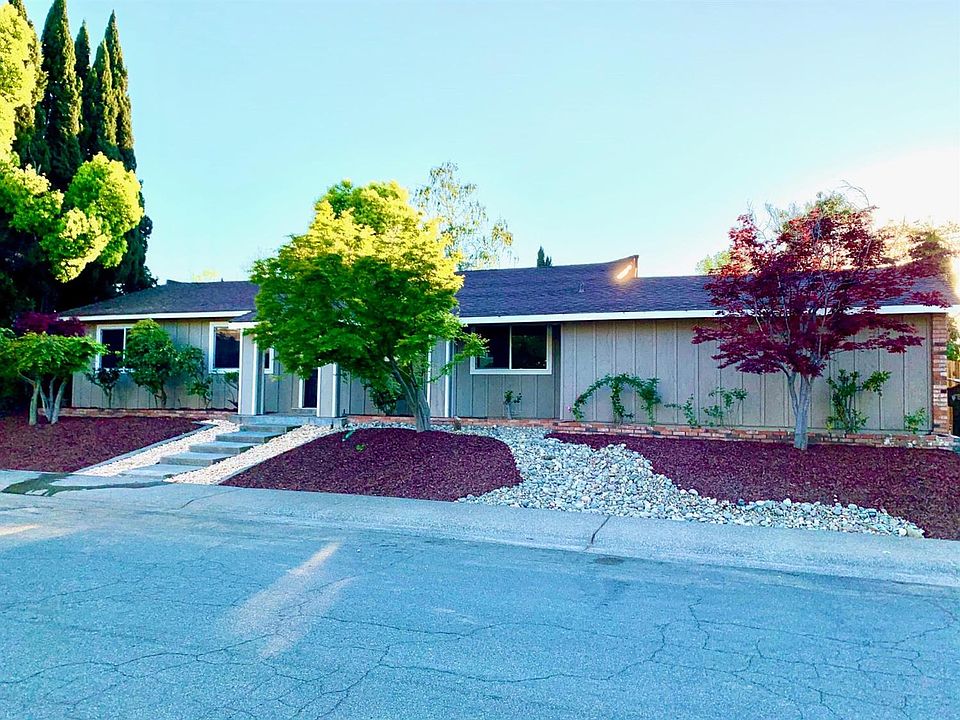 1st image of 2860 Chiplay St
