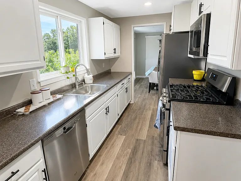 11 Clover Ct #11 — Photo 3