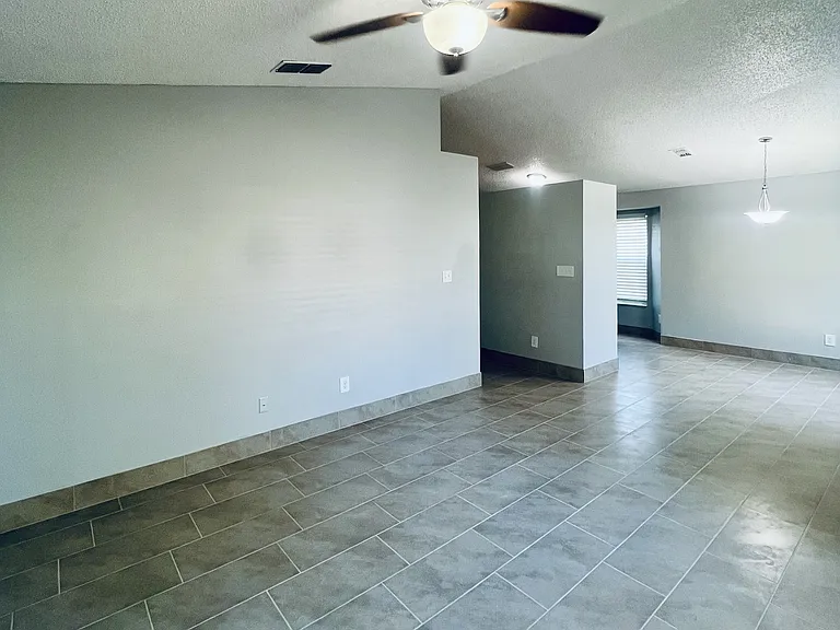 2386 Harbor Town Dr — Photo 27