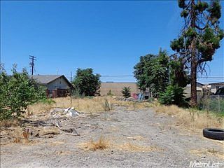 2nd image of 909 Atlantic Dr