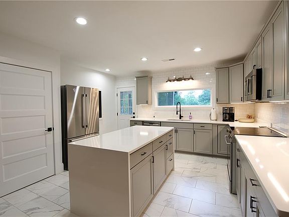 3rd image of 205 Wyatt Ave